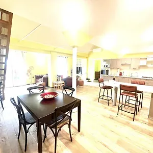 https://attico-darsena-nuova.emilia-romagnahotels.net